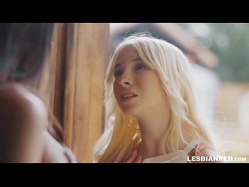❤️ A nena chega a casa uns meses despois e acaba comendo o coño da súa madrastra ❤️ Porno ruso a nós gl.epicpornvideos-com.ru ❌